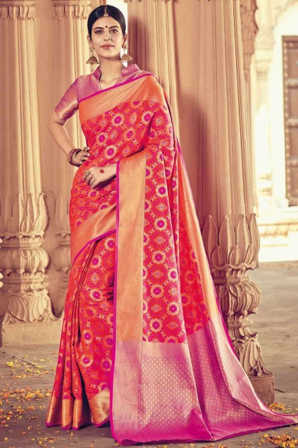 soie fuchsia sari dans