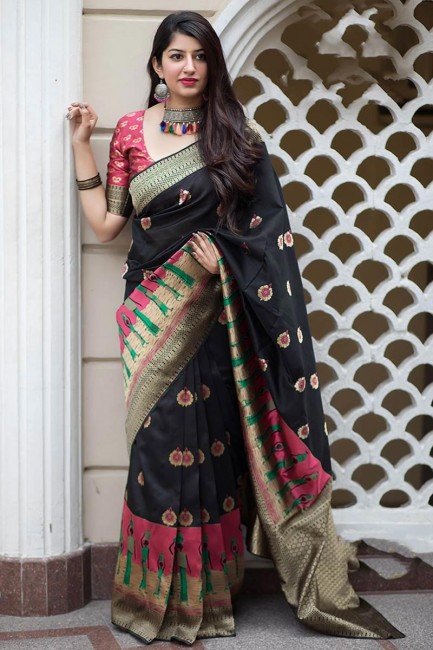 couleur noire Banarasi saris en soie