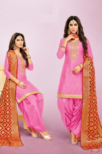 costume art couleur rose soie Patiala