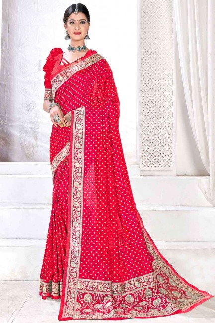 saris rouge lave du sud de l’Inde dans le tissage du jacquard et de la soie