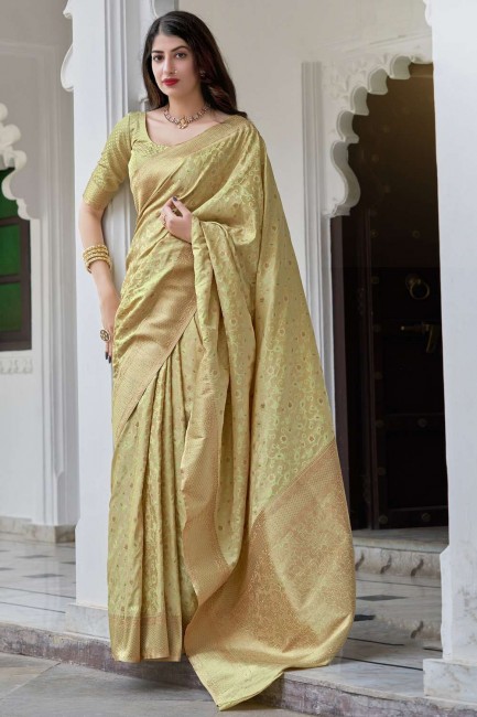 tissage de soie sud indienne sari en pista avec chemisier