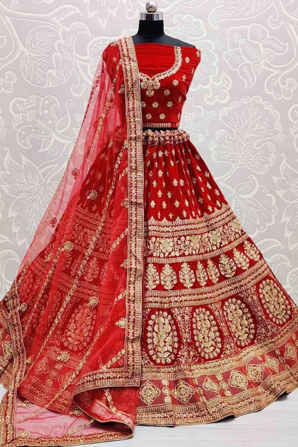 velours nuptiale lehenga choli en rouge avec pierre avec moti