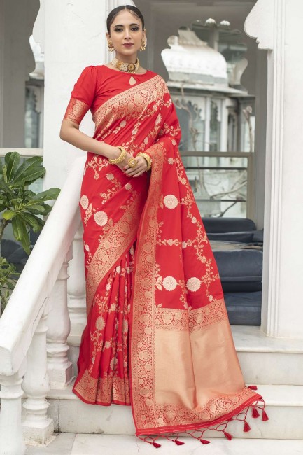 tissage du sari banarasi en soie banarasi rouge