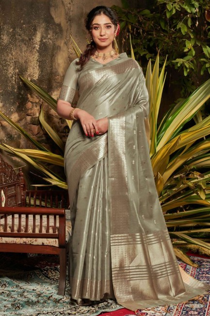 zari,tissage sari en soie tussar en vert avec chemisier