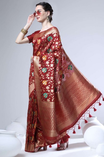 zari,tissage sari de soie tussar en rouge avec chemisier