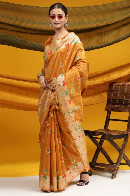 tissage de sari en soie tussar jaune