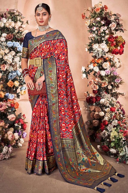 sari rouge imprimé en soie d'art avec chemisier