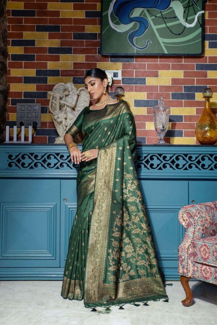 sari en soie grège verte avec tissage zari