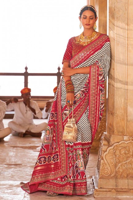 sari en soie rouge avec brodé