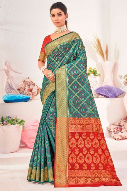 rama sari dans le tissage de la soie patola