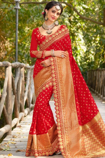 Jacquard rouge et sari en soie