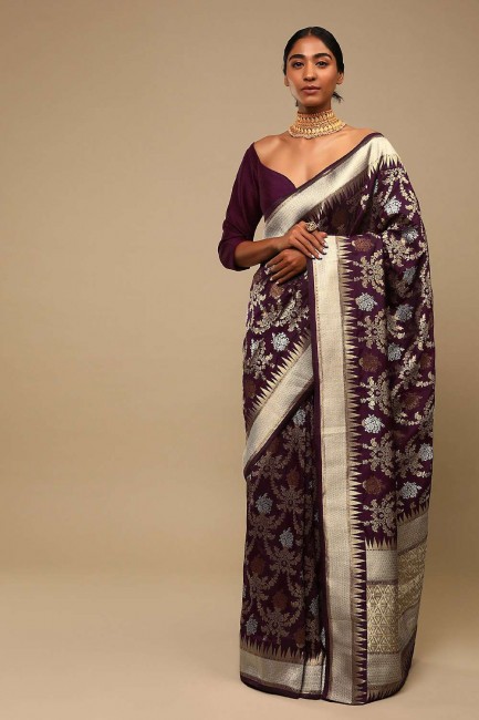 fête en soie banarasi violette porter saree avec zari, tissage, bordure en dentelle