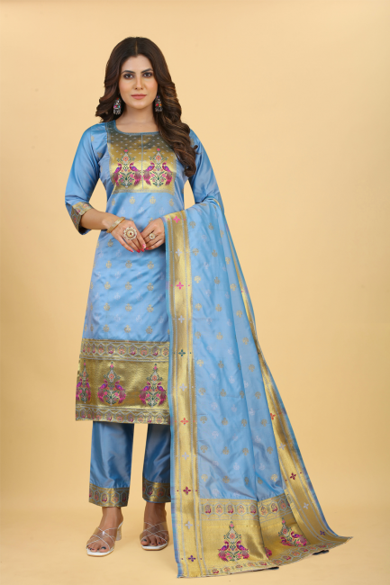 salwar kameez en soie imprimé bleu ciel clair