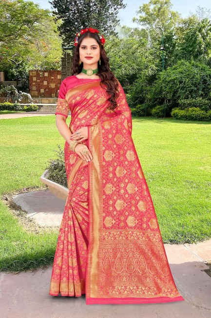 gajari sari dans le tissage de la soie