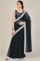 sari en filet à bordure en dentelle brodée en noir avec chemisier