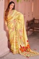 sari en mousseline jaune avec imprimé