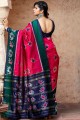 tissage de saris de soie en rose