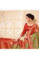 couleur verte et rouge en lin soie sari