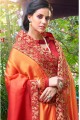 orange et la couleur rouge en satin de soie sari