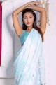 sari imprimé en bleu ciel