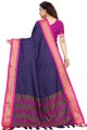 Tissage de sari en bleu