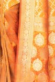 sari de mariage en soie banarasi orange moutarde avec tissage