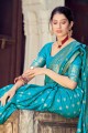 tissage de sari en soie bleu ciel avec chemisier