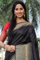 tissage de saris du sud de l’Inde en soie noire brute