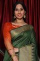 sari banarasi en soie brute avec tissage en vert