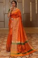 tissage de soie brute banarasi sari dans la rouille avec chemisier