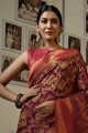 tissage d’art soie sari dans le vin avec chemisier