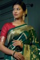 zari, sari de soie d'art de tissage en vert