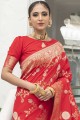 tissage du sari banarasi en soie banarasi rouge