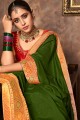 sari de soirée en soie avec resham, zari, miroir, broderie en olive