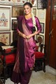 zari,tissage de sari de soie violet
