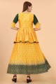 robe jaune en soie à impression numérique avec dupatta