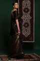 tissage de sari de soie en noir
