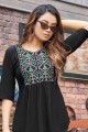Black rayonne indo ouest kurti avec broderie
