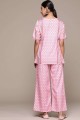 Costume palazzo en rayonne imprimé numérique en rose avec dupatta