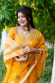 sari en lin moutarde avec zari, fil, tissage