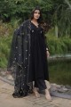 Costume Anarkali en fausse georgette brodé en noir