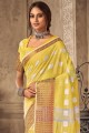 tissage de sari en lin jaune