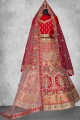 lehenga choli de mariée brodé en velours rouge