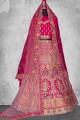 velours brodé rose nuptiale lehenga choli avec dupatta