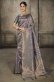 Saris de soie Banarasi avec tissage en gris