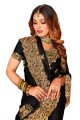 zari, brodé, sari en satin à bordure en dentelle en noir avec chemisier