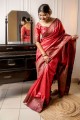 tisser un sari en soie brute à Gajari