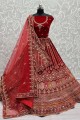 Lehenga choli de mariée en velours rouge avec brodé
