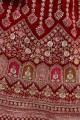 Lehenga choli de mariée en velours rouge avec brodé