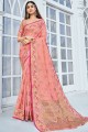 tissage de sari en coton rose avec chemisier